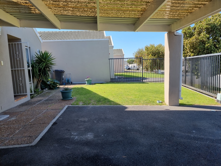 2 Bedroom Property for Sale in Sunningdale Western Cape